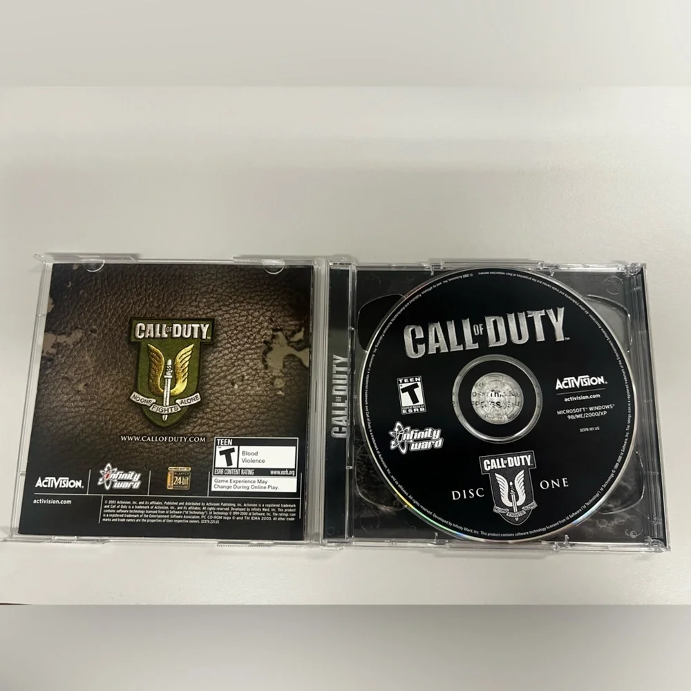 Call Of Duty (PC, 2003) PC Game of the Year Activision 2 Disc Set with CD key